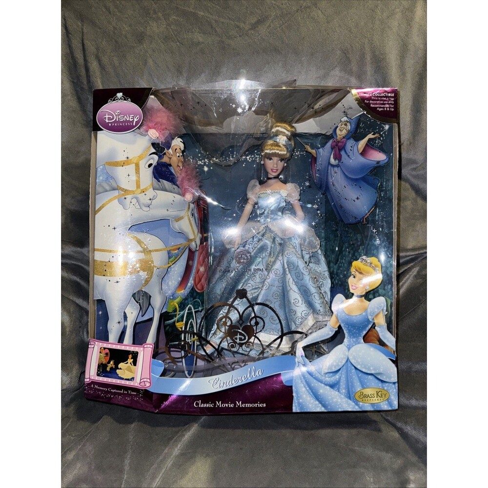Disney Princess Cinderella Classic Movie Memories Doll Brass Key 2009